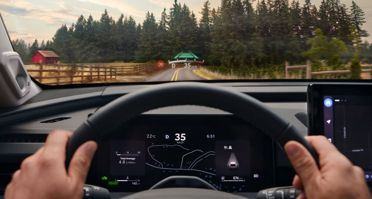 toyota-2026-features-technology-cockpit-rav4-limited-p