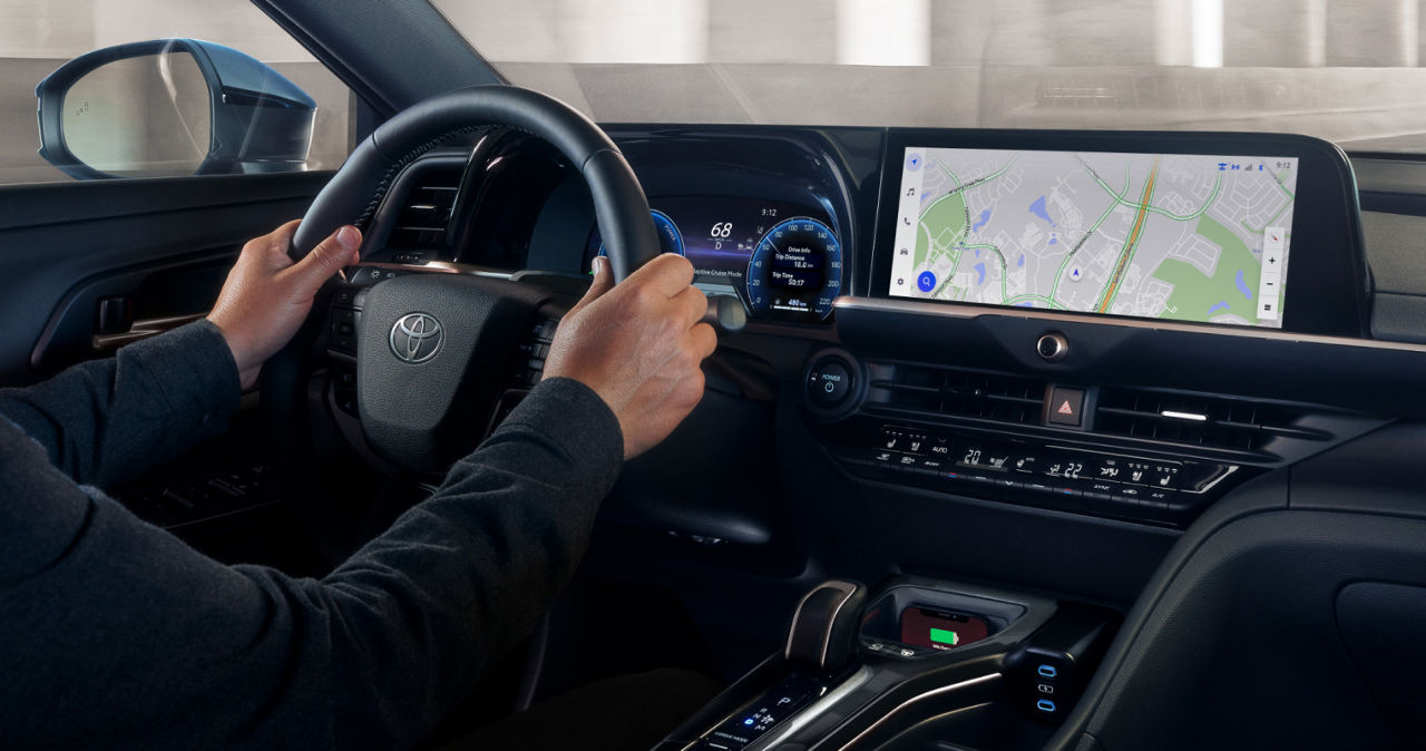 toyota-2026-features-technology-crown-platinum-black-leather-interior-l