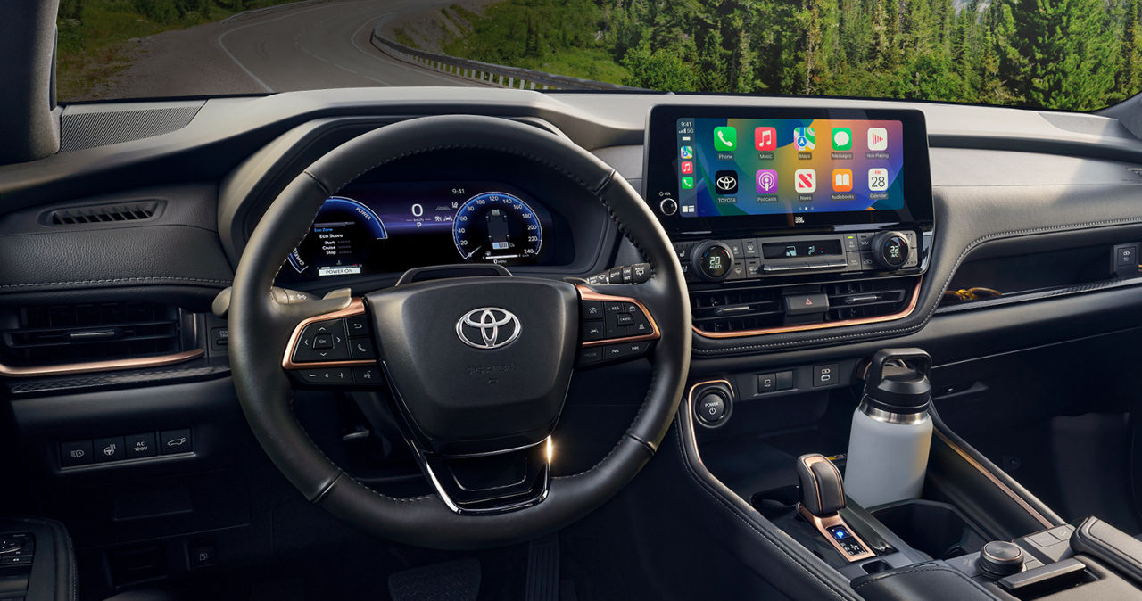 toyota-2026-features-technology-grand-highlander-platinum-hybrid-interior-black-l