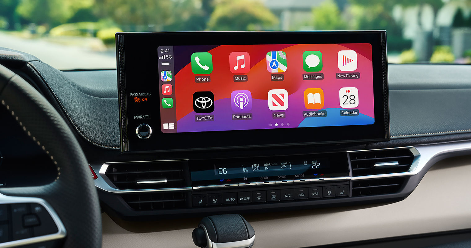 toyota-2026-features-technology-hero-sienna-8-inch-multimedia-l