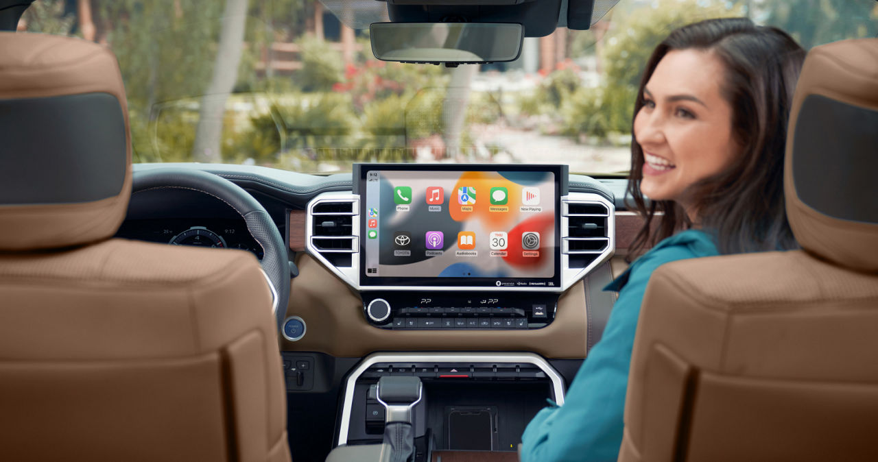 toyota-2026-features-technology-tundra-hybrid-platinum-1794-interior-saddle-tan-display-l