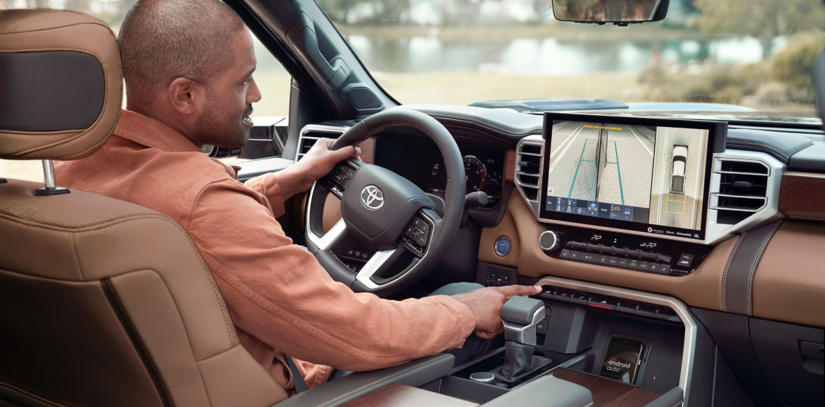 toyota-2026-features-technology-tundra-hybrid-platinum-1794-panoramic-view-monitor-l