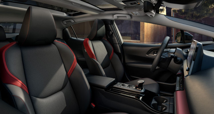 toyota-2027-features-design-prius-plug-in-hybrid-xse-premium-interior-black-red-softex-p