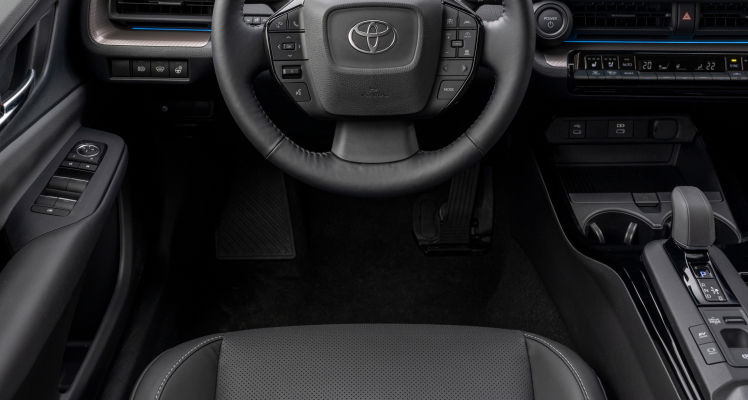 toyota-2027-features-design-seats-prius-black-softex-p