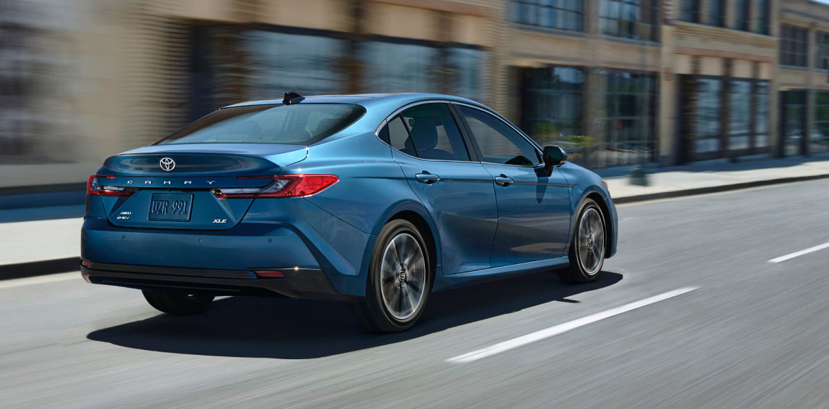 toyota-2027-features-performance-camry-xle-ocean-gem-self-charging-hybrid-l
