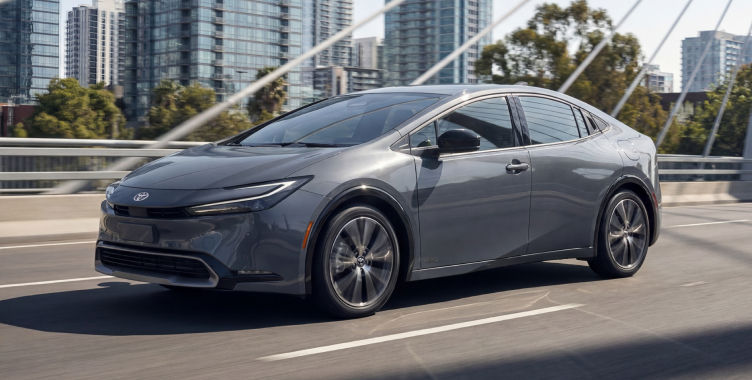 toyota-2027-features-performance-tnga-prius-xle-awd-guardian-grey-l