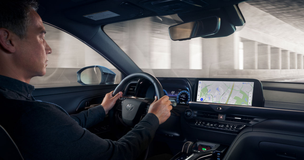 toyota-2027-features-technology-crown-platinum-black-leather-map-screen-l