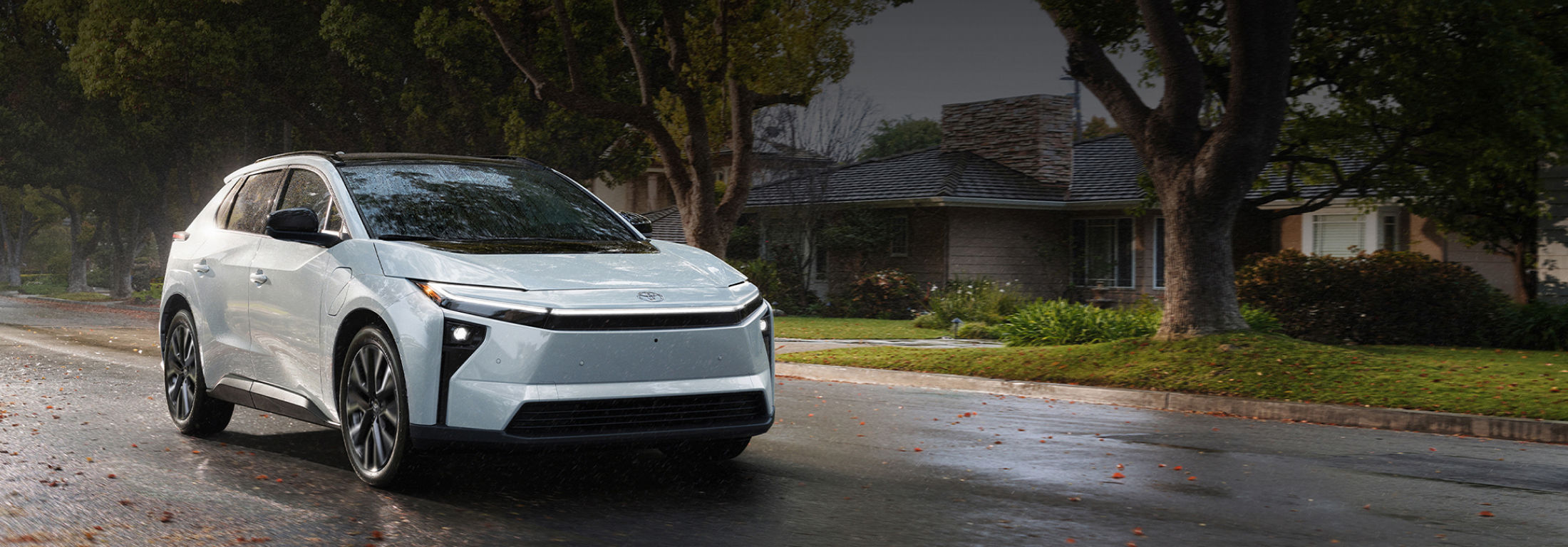 toyota-bev-landing-page-hero-2026-bz-limited-wind-chill-pearl-l