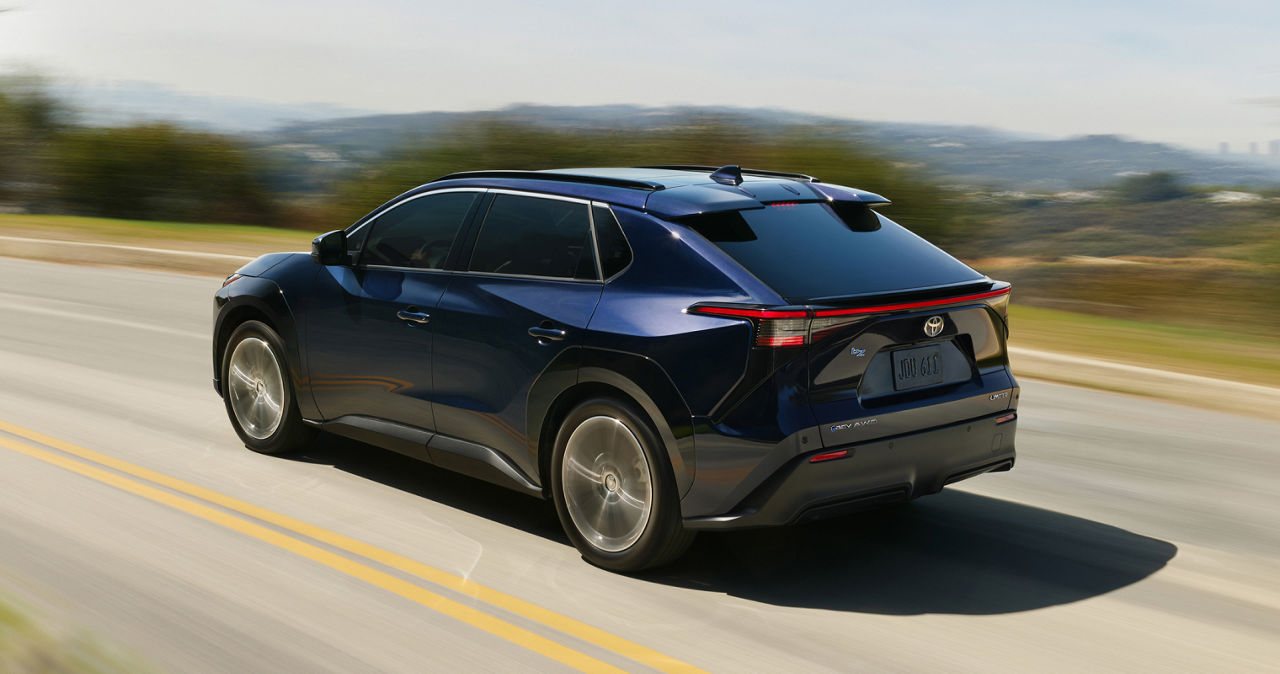 toyota-bev-owners-guide-driving-and-tips-hero-2026-bz-limited-blueprint-l