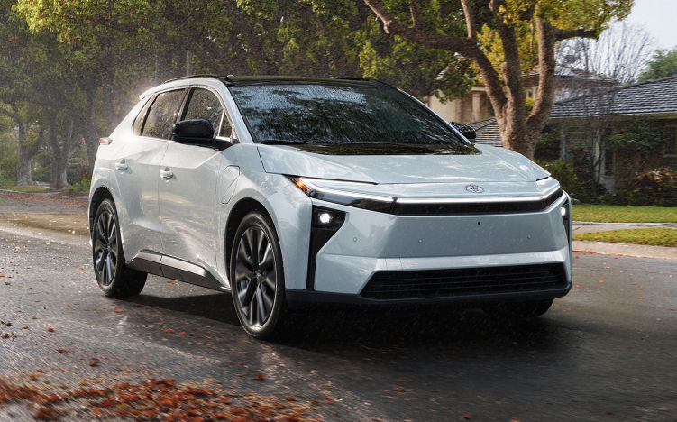 toyota-bev-owners-guide-service-and-maintenance-roadside-assistance-2026-bz-limited-wind-chill-pearl-l