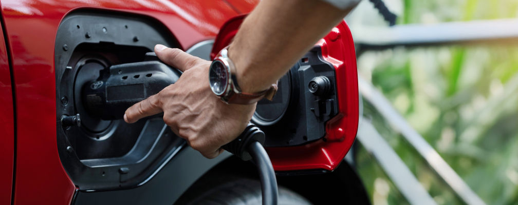 toyota-charging-public-charging-2026-bz-xle-supersonic-red-l