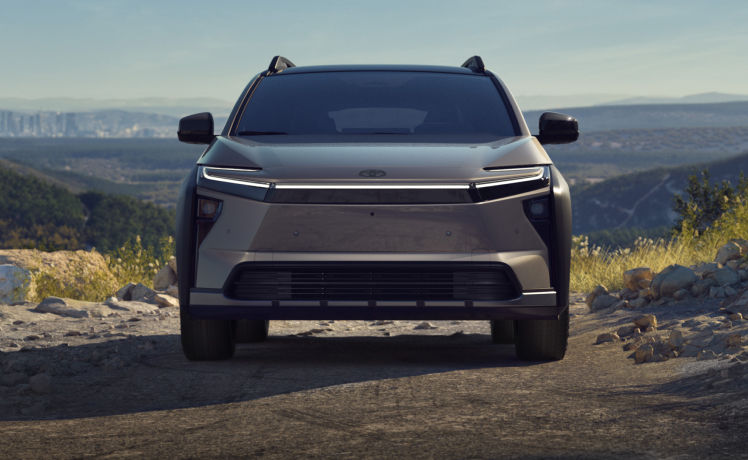 toyota-features-2026-design-bz-woodland-premium-bronze-front-p