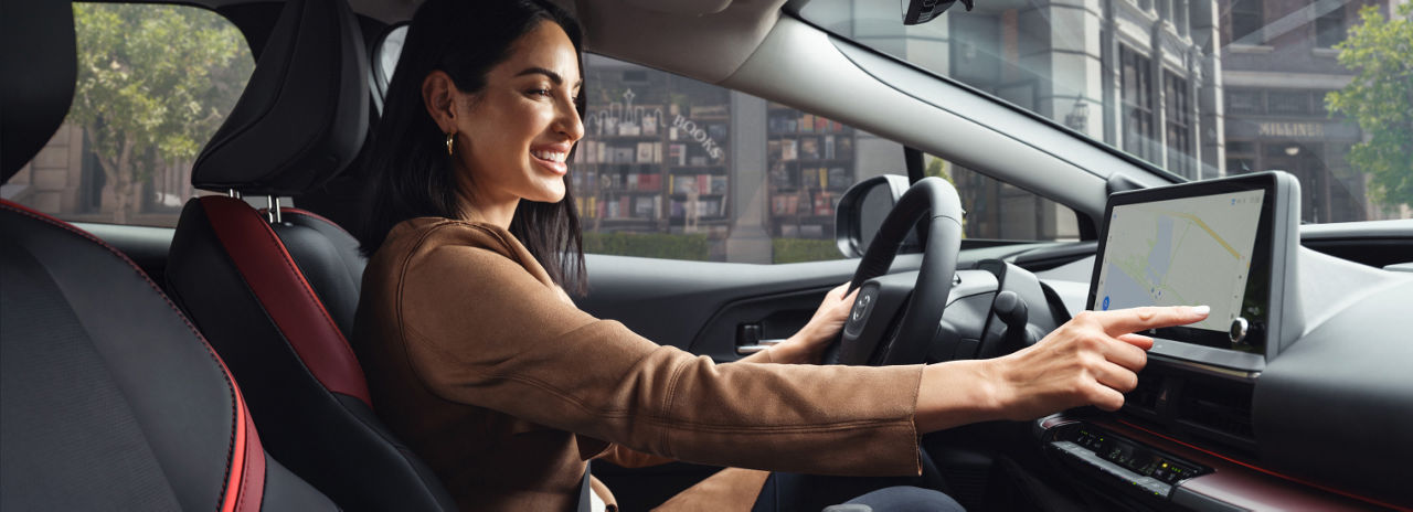 toyota-fleet-data-solutions-2027-prius-plug-in-hybrid-xse-premium-interior