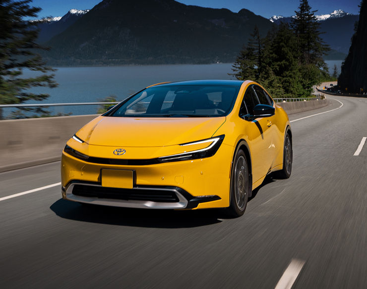 toyota-home-2026-prius-plug-in-hybrid-xse-premium-maximum-yellow