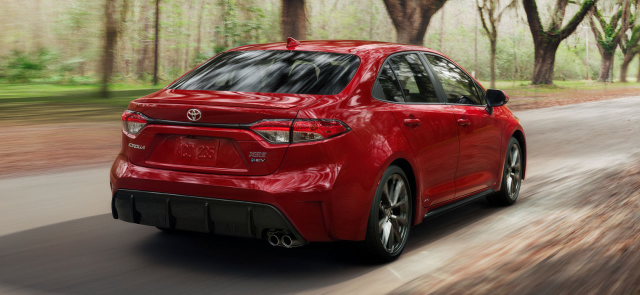 toyota-hybrid-electric-how-it-works-2026-corolla-hybrid-xse-ruby-flare-pearl-l