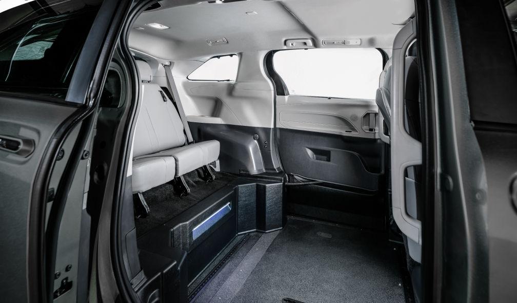 toyota-mobility-program-offerings-sienna-interior-l