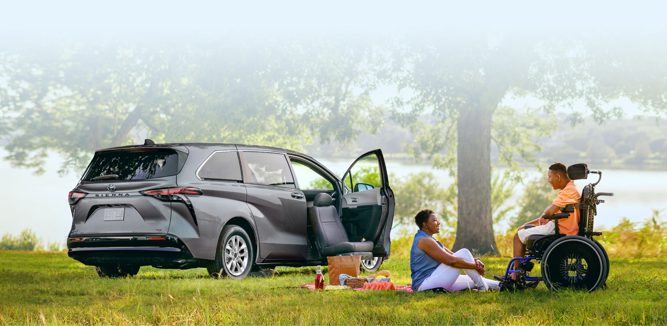 toyota-mobility-program-offerings-sienna-xle-hybrid-heavy-metal-l