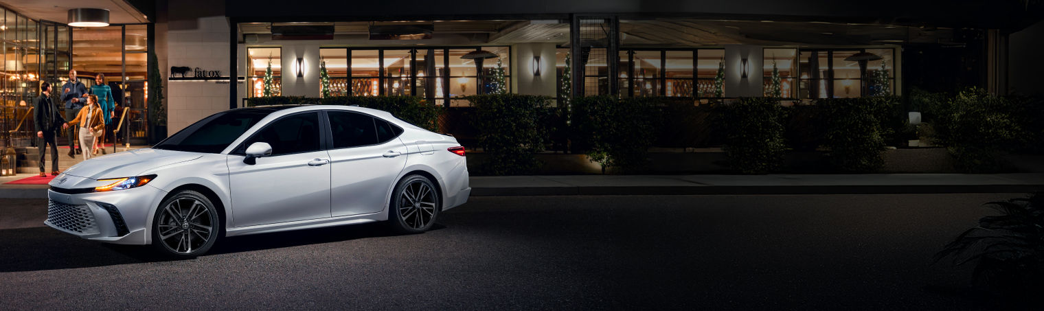 toyota-overview-accessory-2026-camry-xse-wind-chill-pearl-l