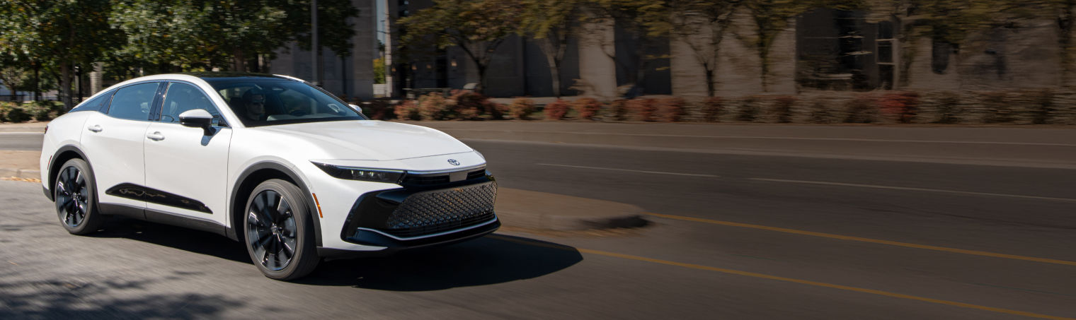 toyota-overview-accessory-2026-crown-limited-heavy-metal-l