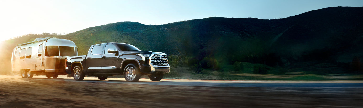 toyota-overview-accessory-2026-tundra-hybrid-crewmax-platinum-midnight-black-metallic-l