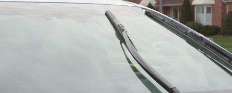 toyota-rain-sensing-windshield-wipers-l