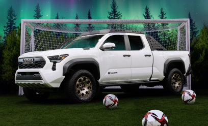 toyota-sports-partnerships-nsl-2025-tacoma-4x4-double-cab-hybrid-trailhunter-white-l