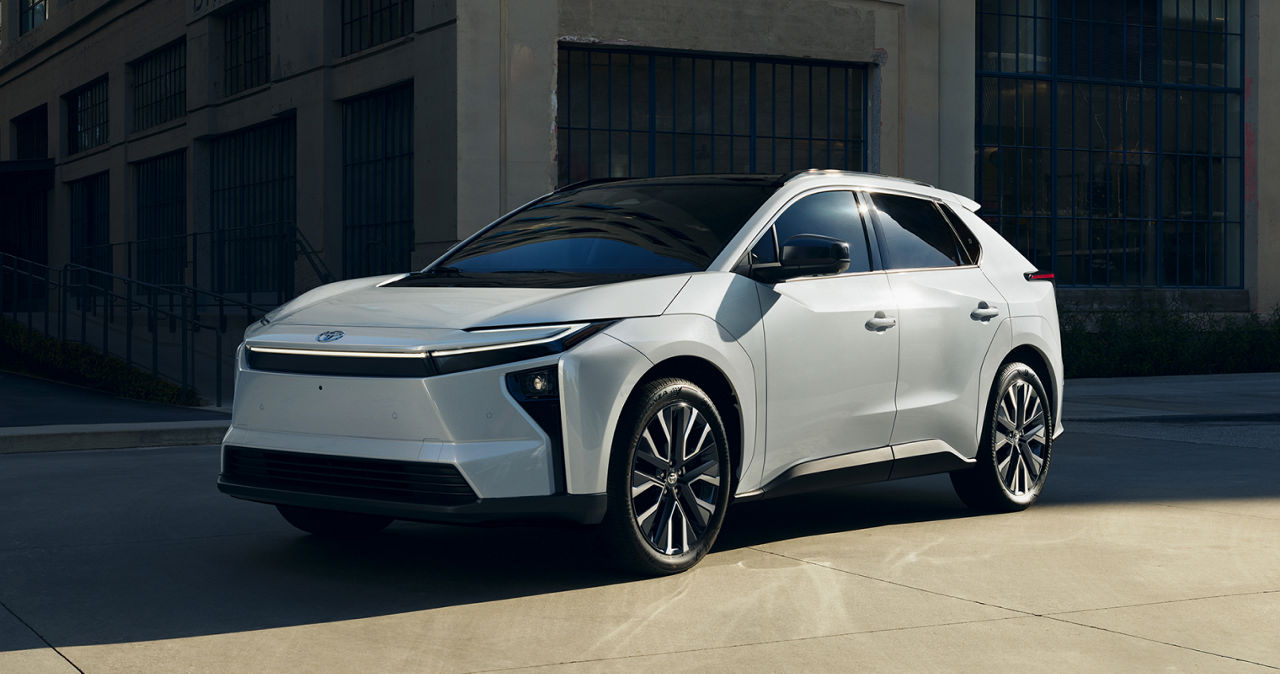 toyota-suv-crossover-minivan-2027-bz-limited-wind-chill-pearl-l
