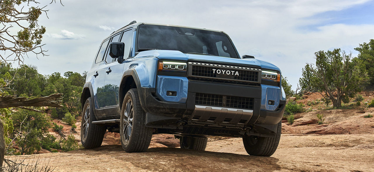 toyota-trucks-family-lineup-2025-land-cruiser-heritage-blue-the-legend-is-back-l