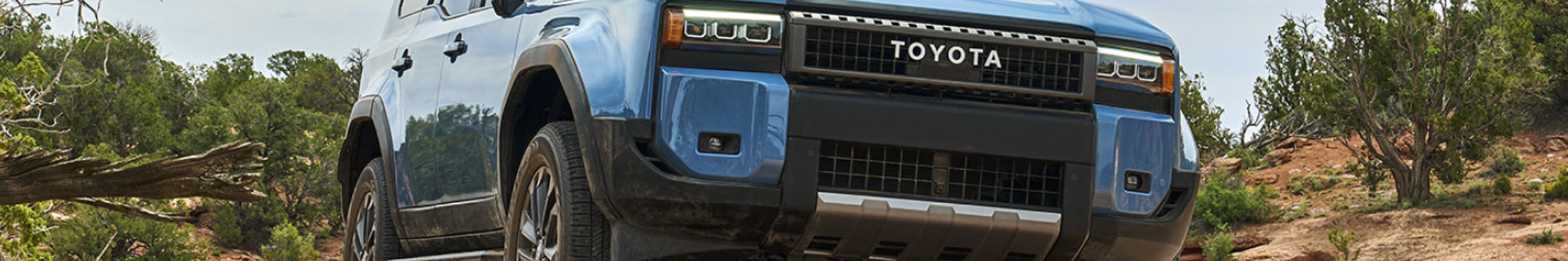 toyota-trucks-family-lineup-2025-land-cruiser-heritage-blue-the-legend-is-back-l
