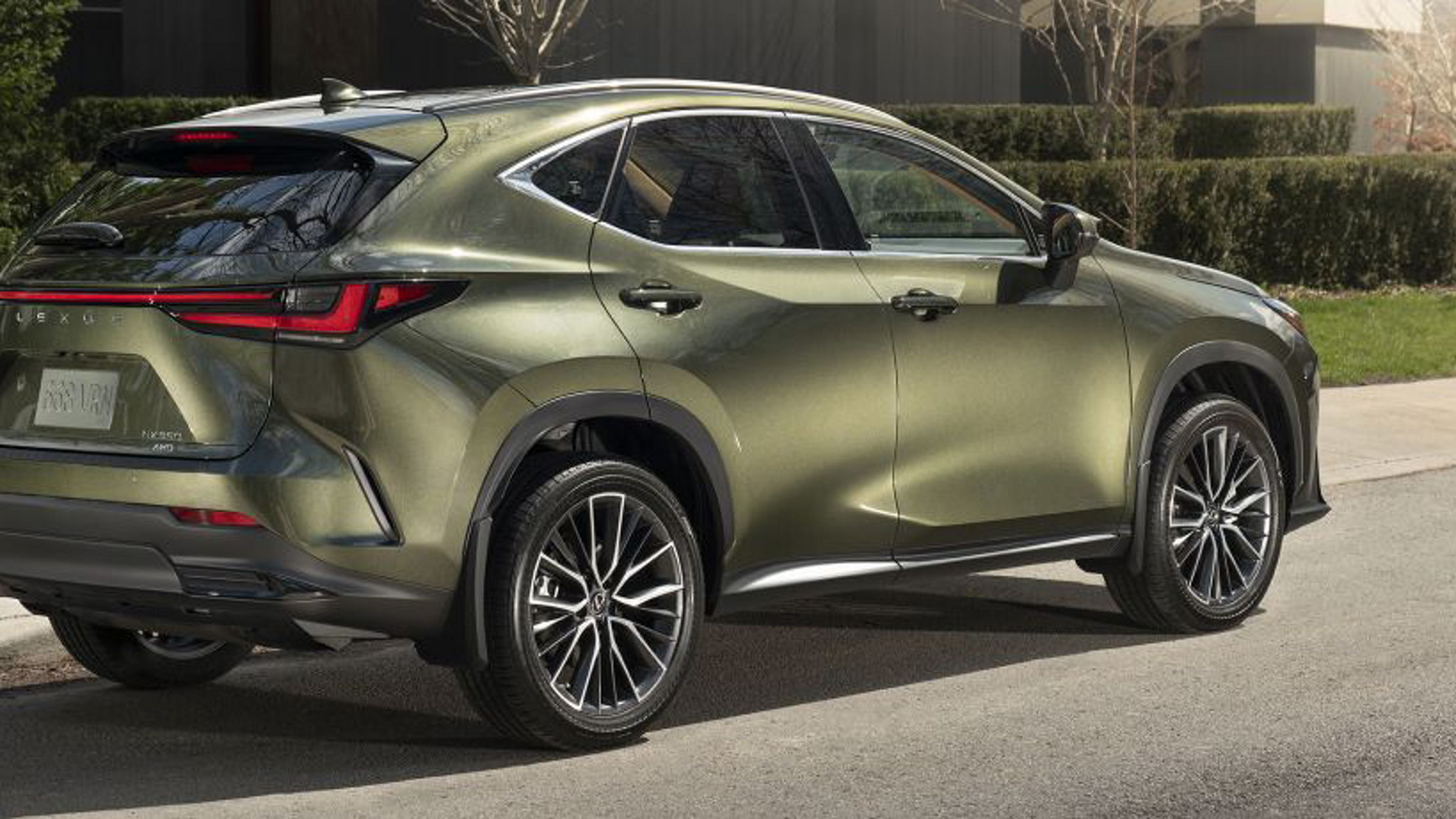 styleguide_lexus-2025-nx-350-executive-nori-green-pearl-tile-x