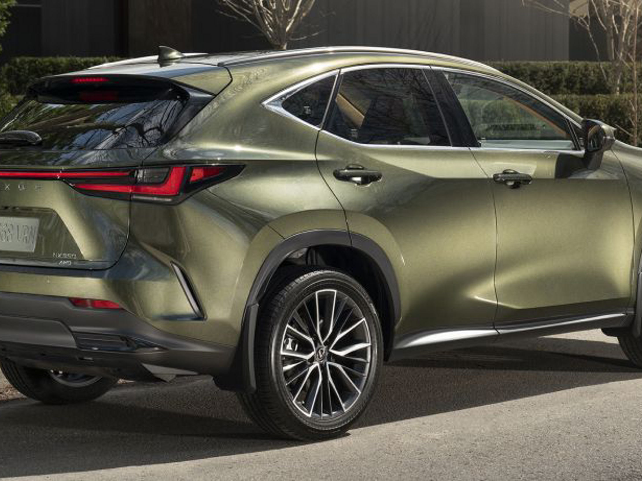 styleguide_lexus-2025-nx-350-executive-nori-green-pearl-tile-x