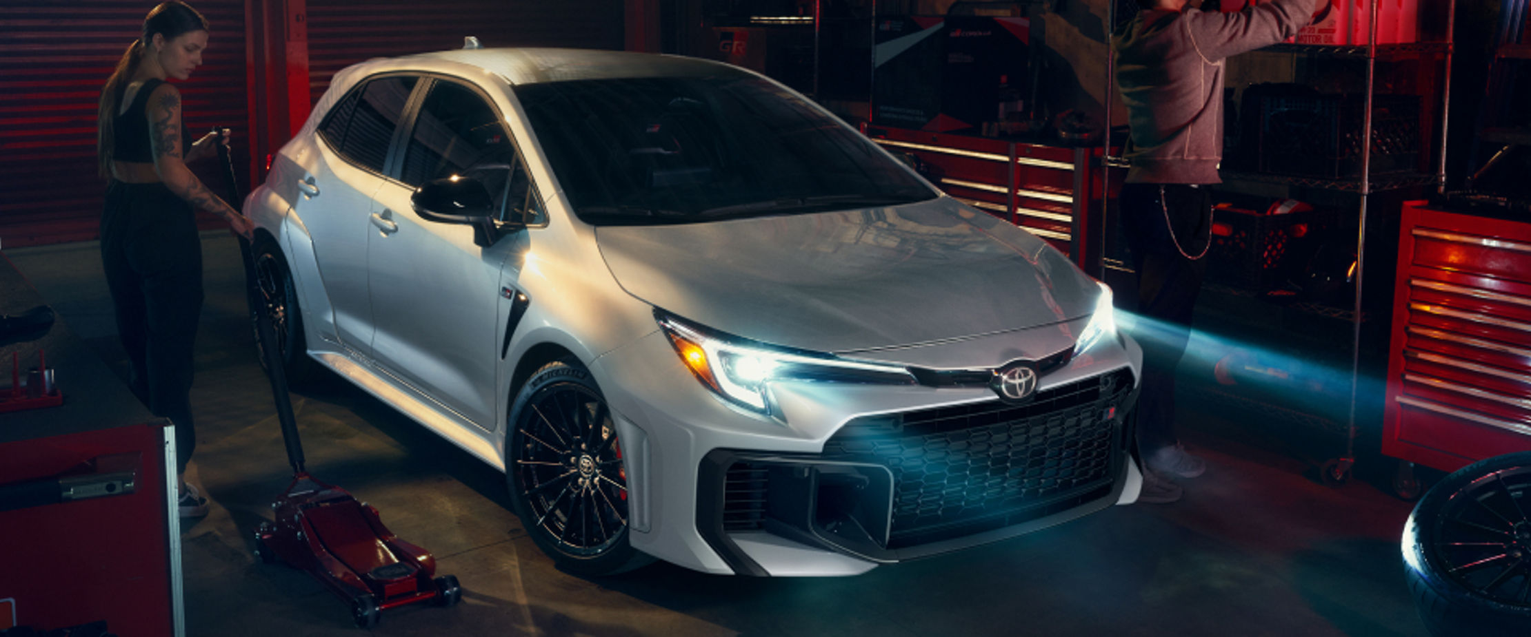 styleguide_toyota-2025-gr-corolla-core-exterior-white-front-garage-tile-l